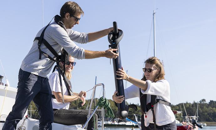 Der leistungsstarke elektrische Außenbordmotor für Segelboote