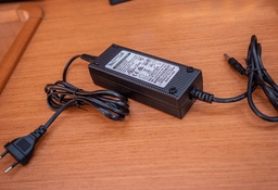 [COE_004] Chargeur 220V